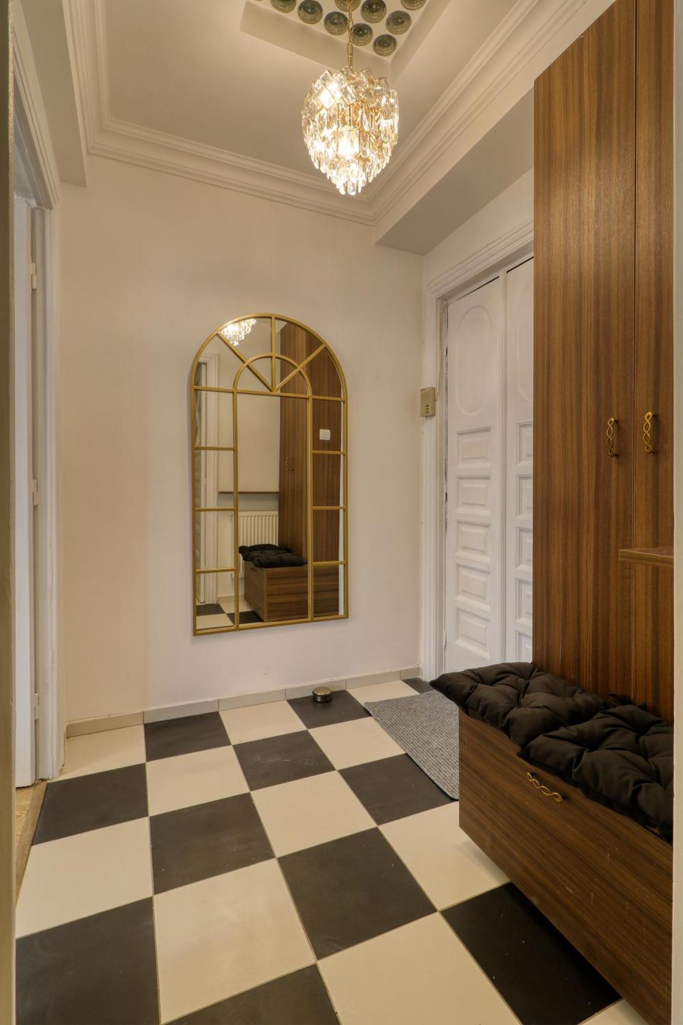 Neo-Classic Design Near Downtown Bucharest Exterior photo