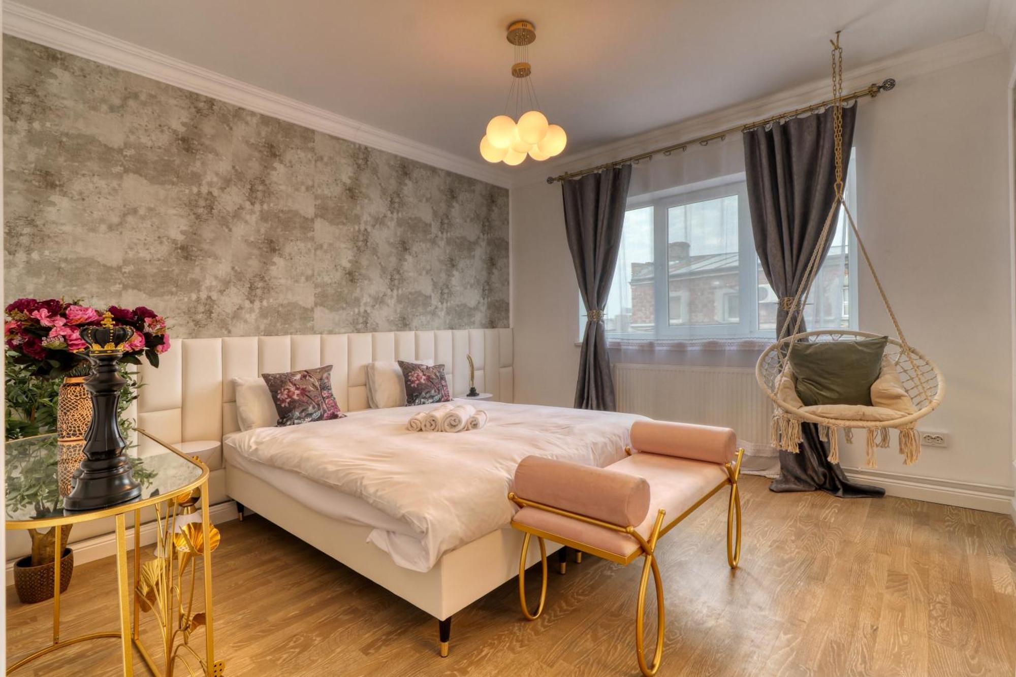 Neo-Classic Design Near Downtown Bucharest Exterior photo